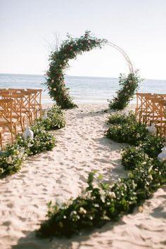 20+ SUPER Romantic Beach Wedding Decor Ideas beach Wedding Aliens Tips