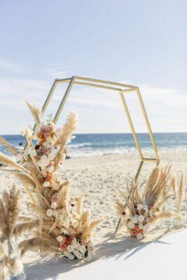 20 SUPER Romantic Beach Wedding Decor Idea Will Fascinate You-Aliens Tips