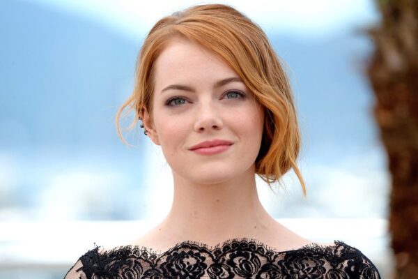 Emma Stone aliens tips Who Is The Most Kindest Celebrity In The World? - Aliens Tips.